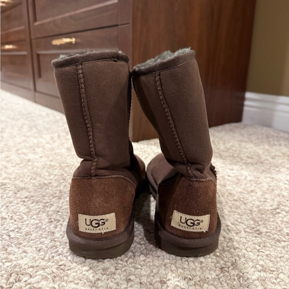UGG Chocolate Shearling Boots - Picture 4 of 6